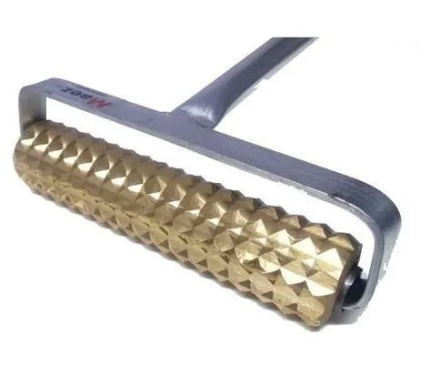 Rodillo Bronce Para Marcar Cemento 17Cm.
